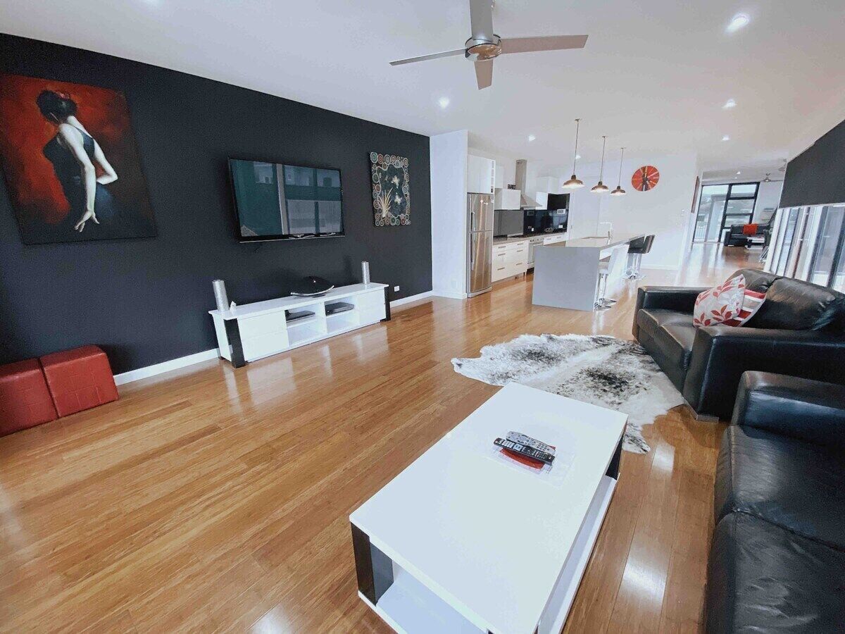 Rl Apartments