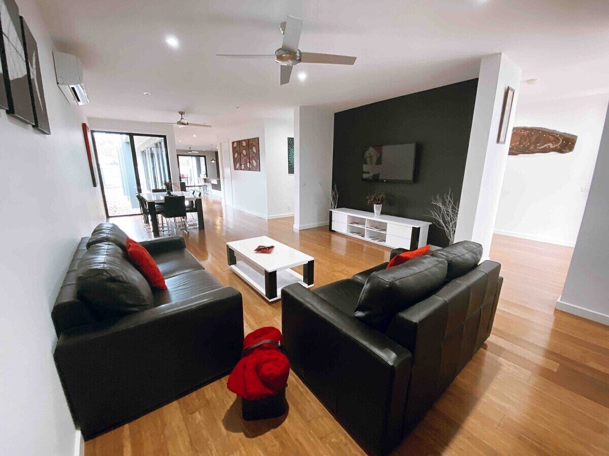 Rl Apartments