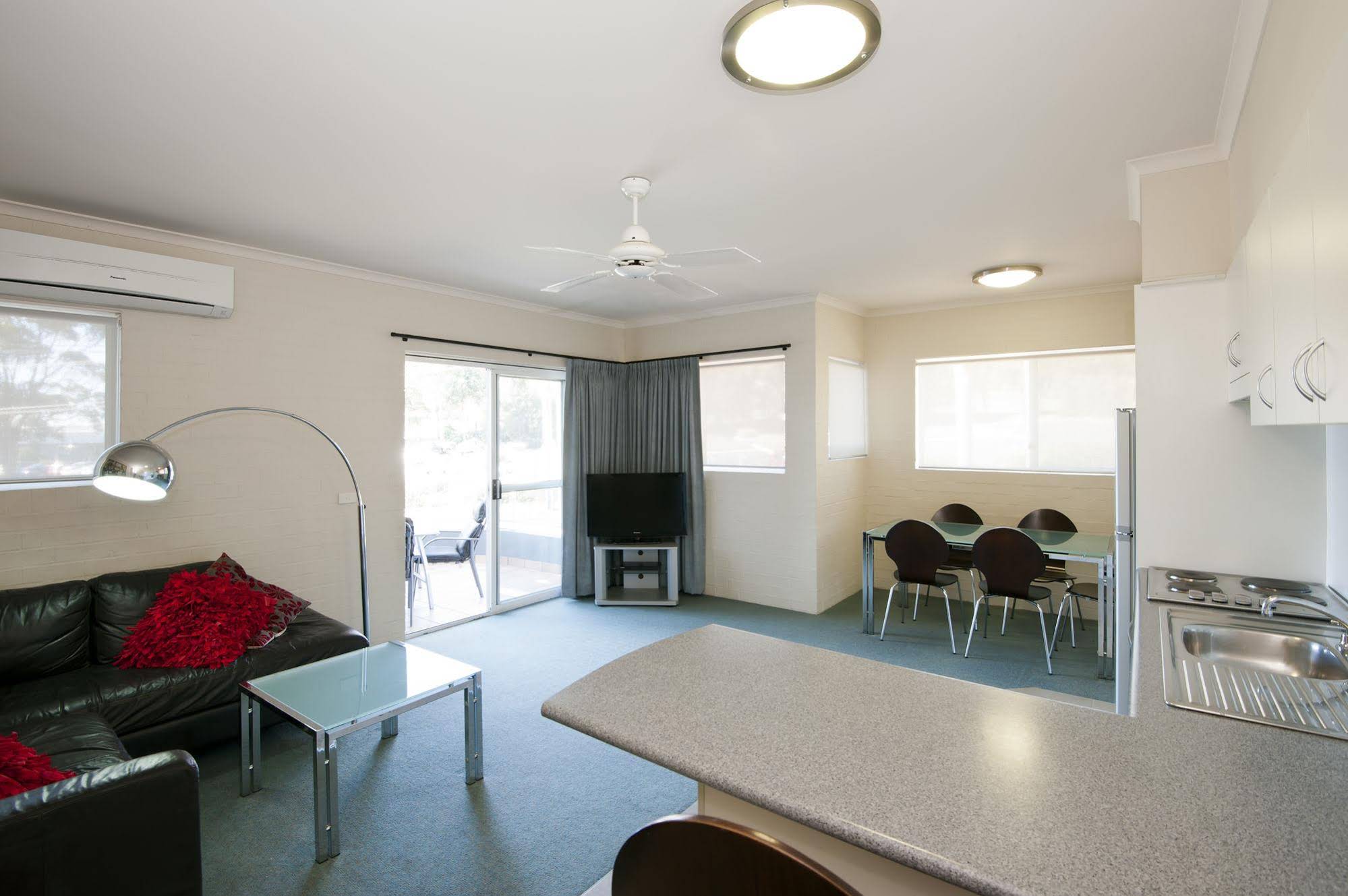 Mollymook Cove Apartments