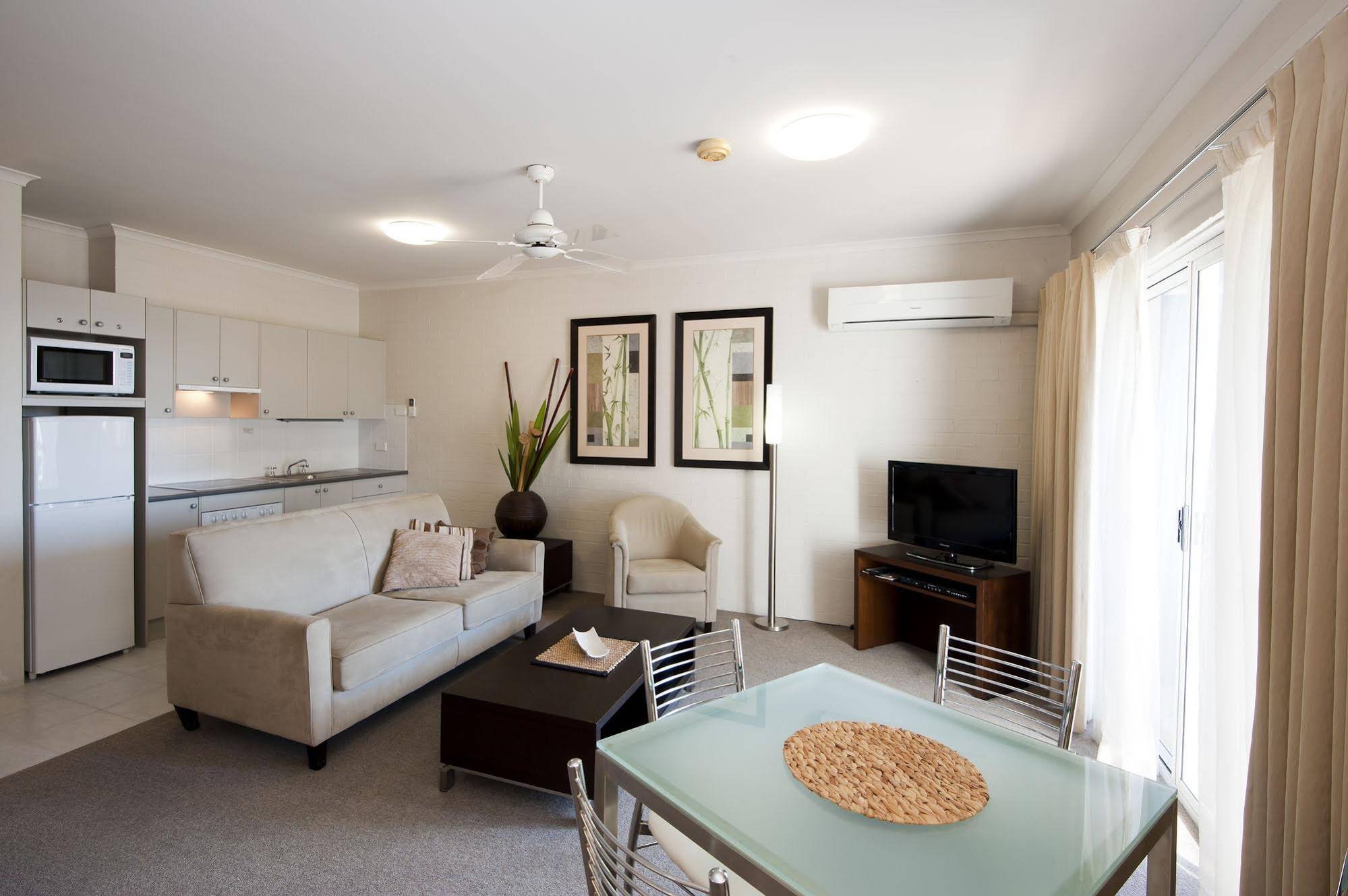 Mollymook Cove Apartments