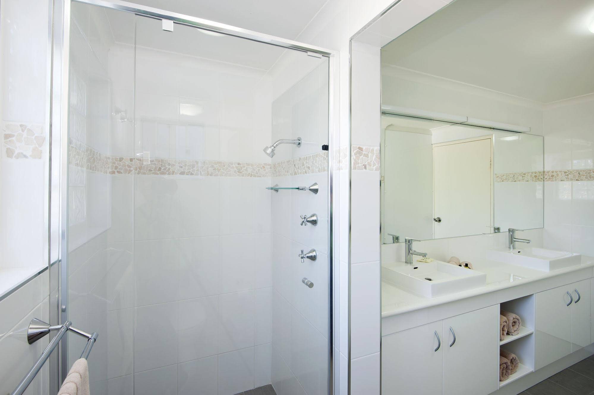 Mollymook Cove Apartments