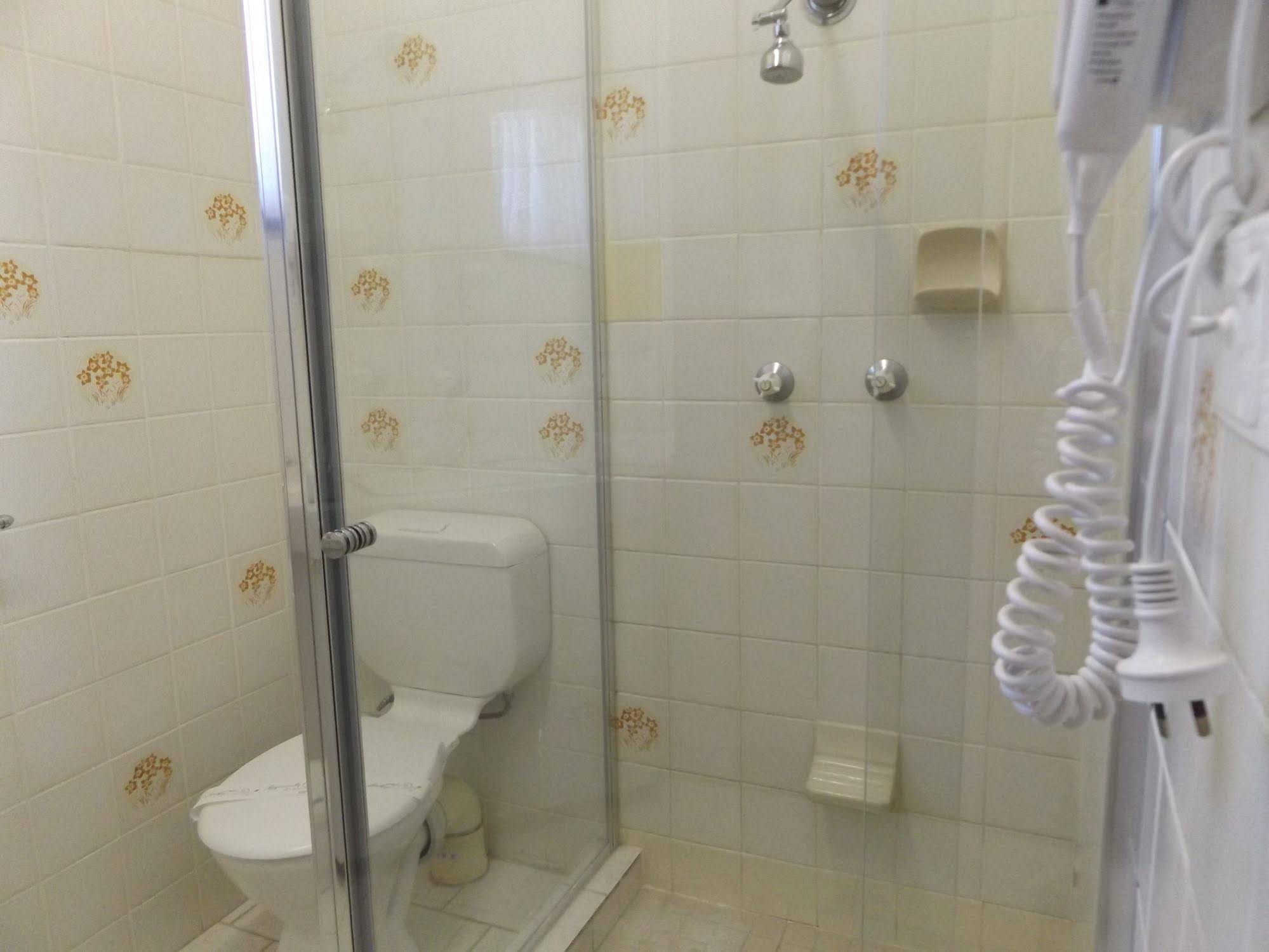 Golden Harvest Motor Inn