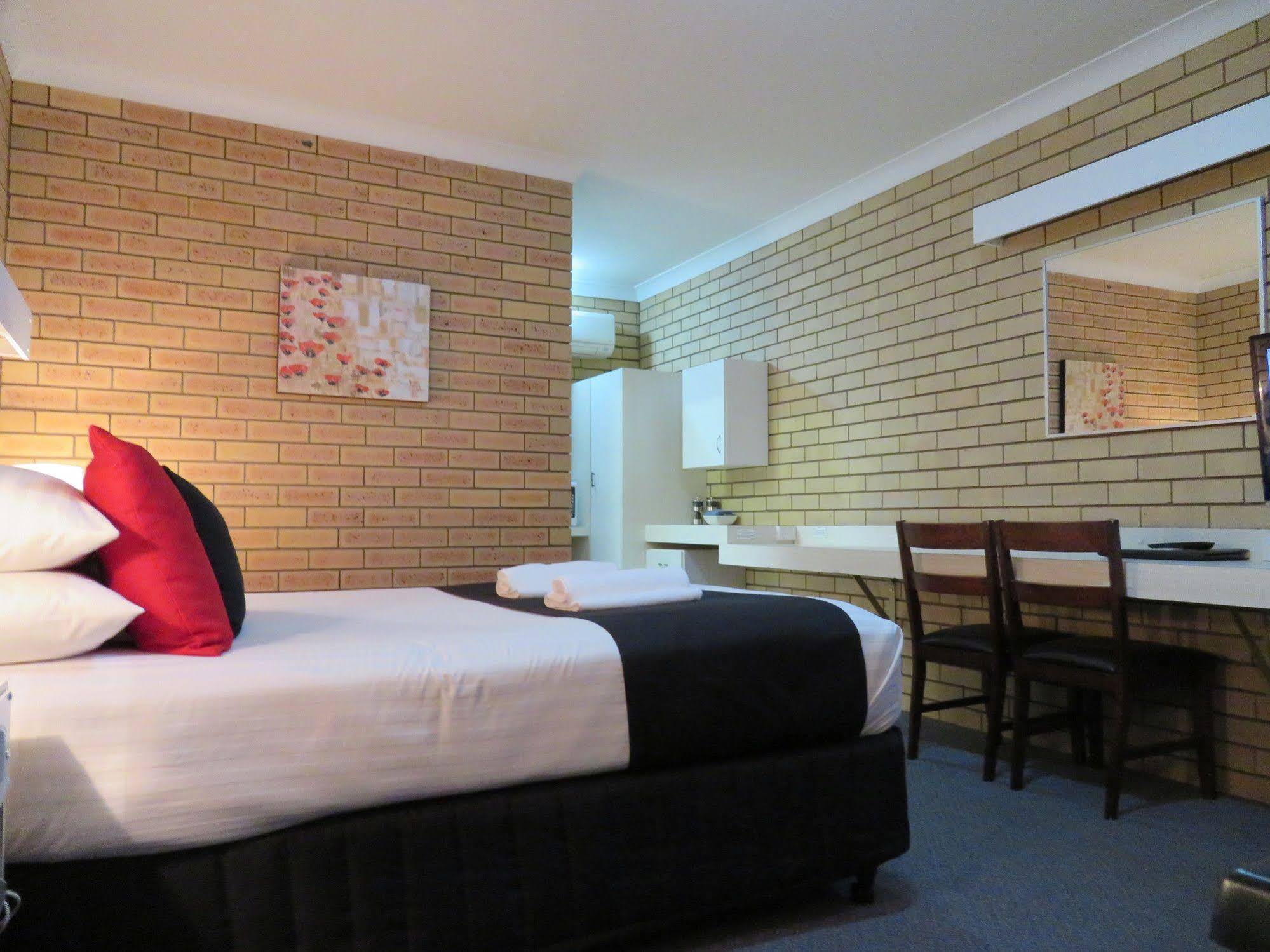 Golden Harvest Motor Inn