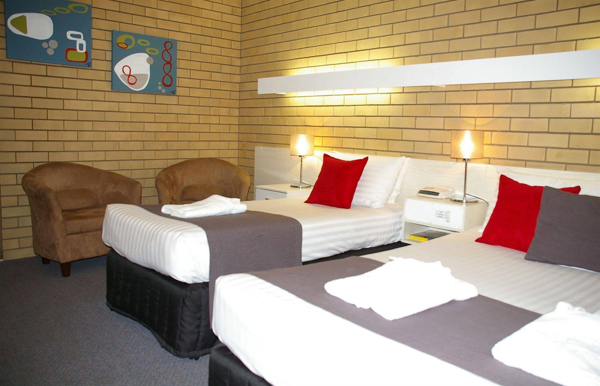 Golden Harvest Motor Inn