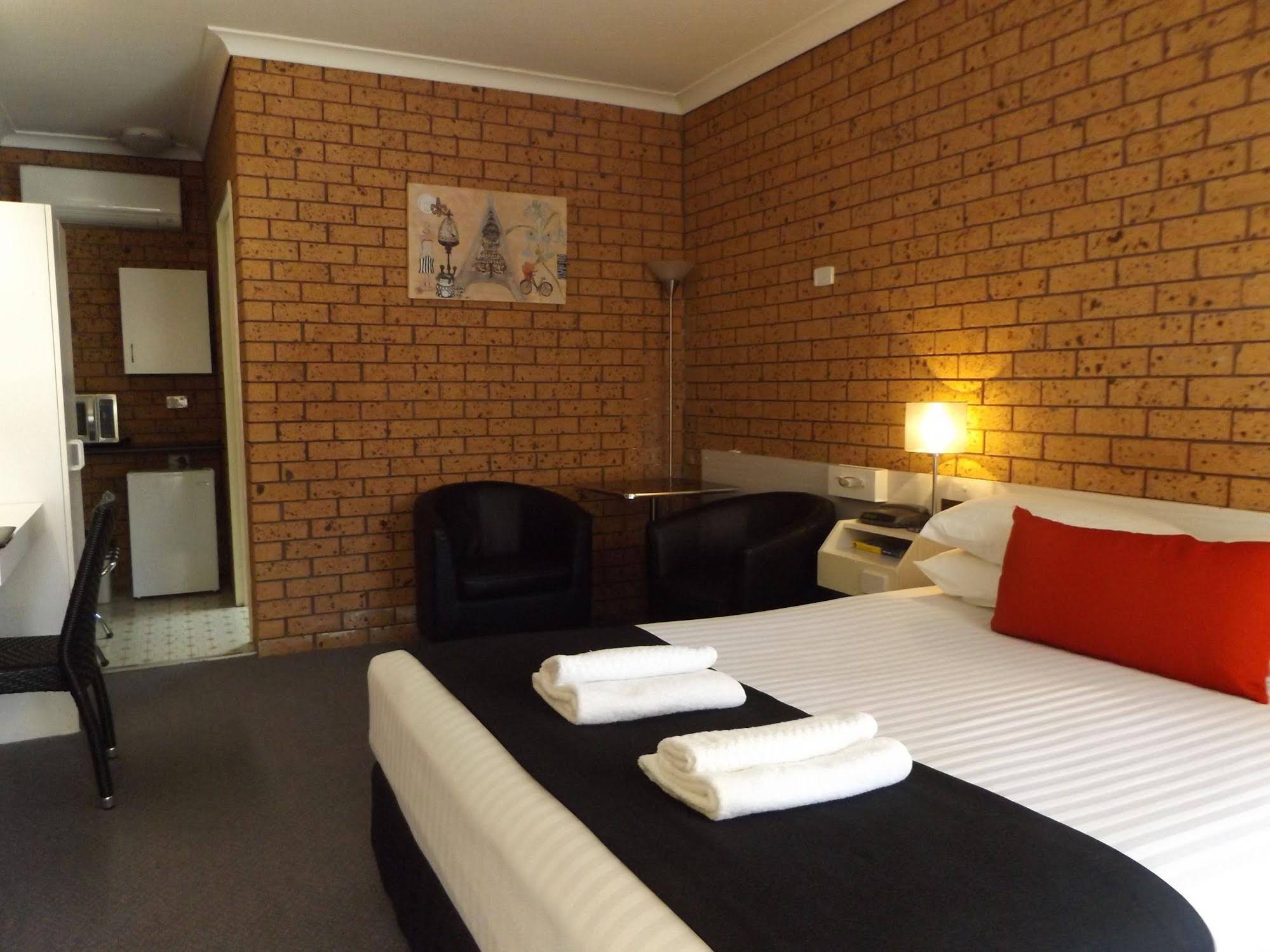 Golden Harvest Motor Inn