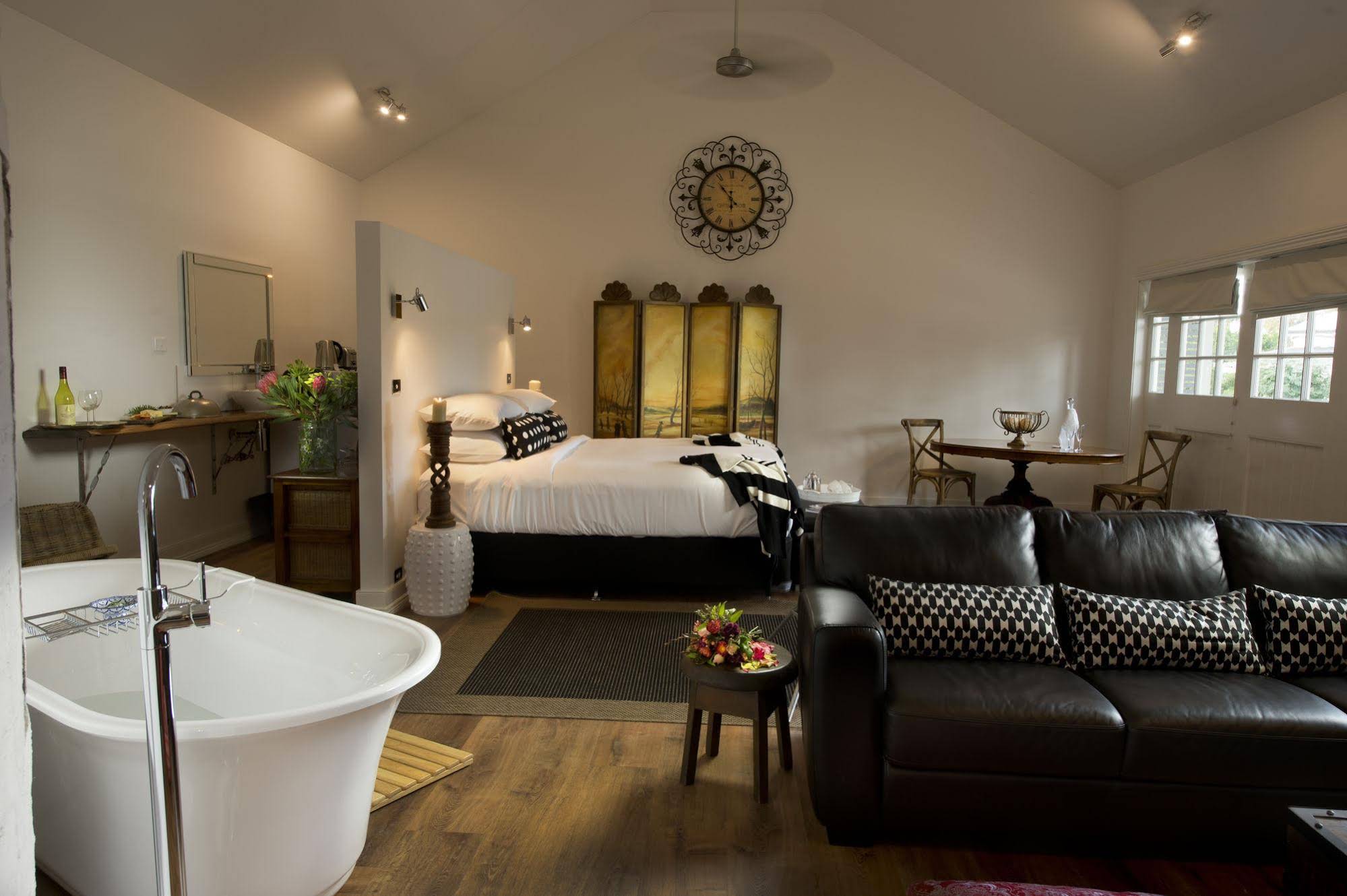 The Villa - Country House Retreat