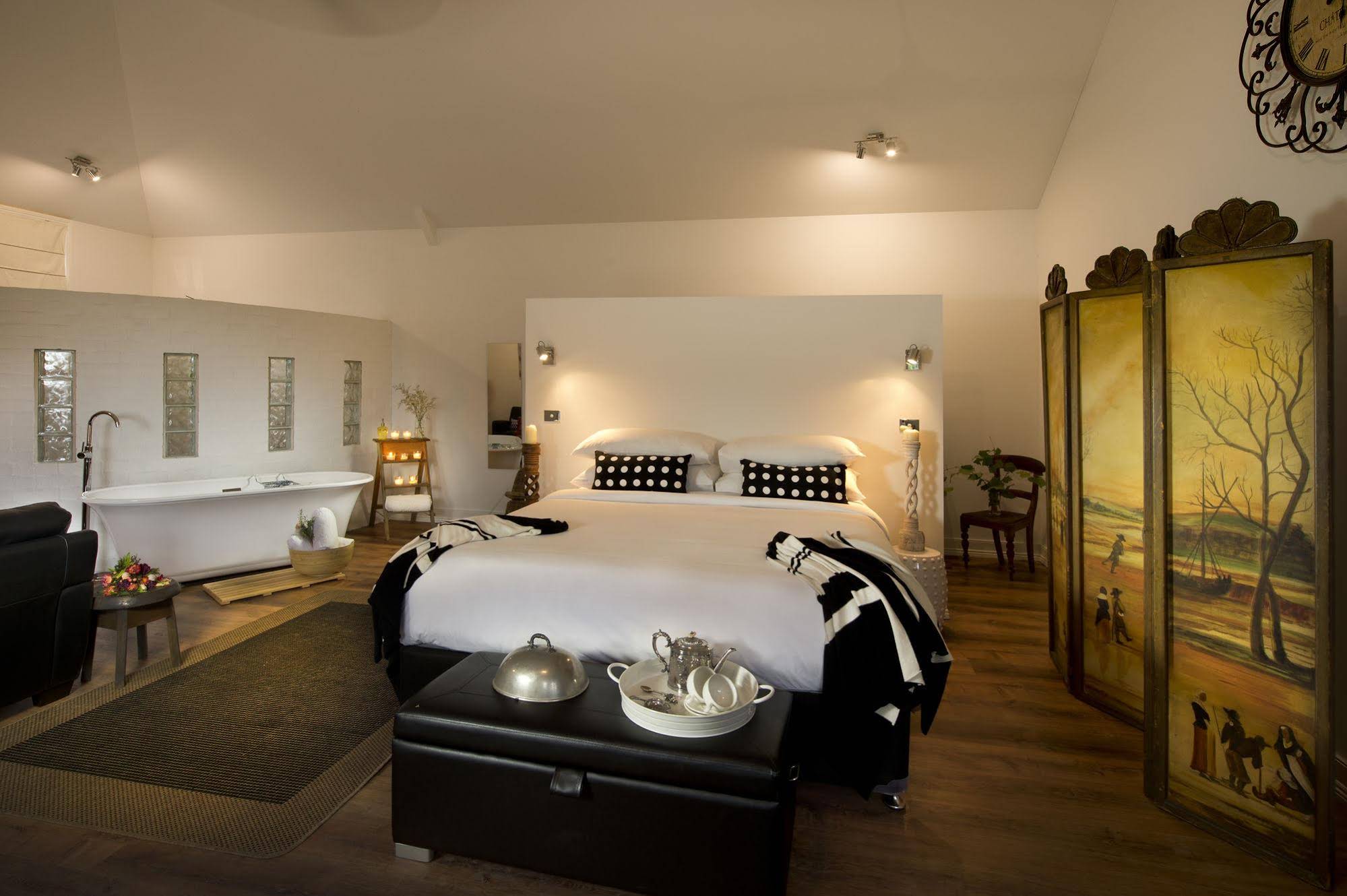 The Villa - Country House Retreat