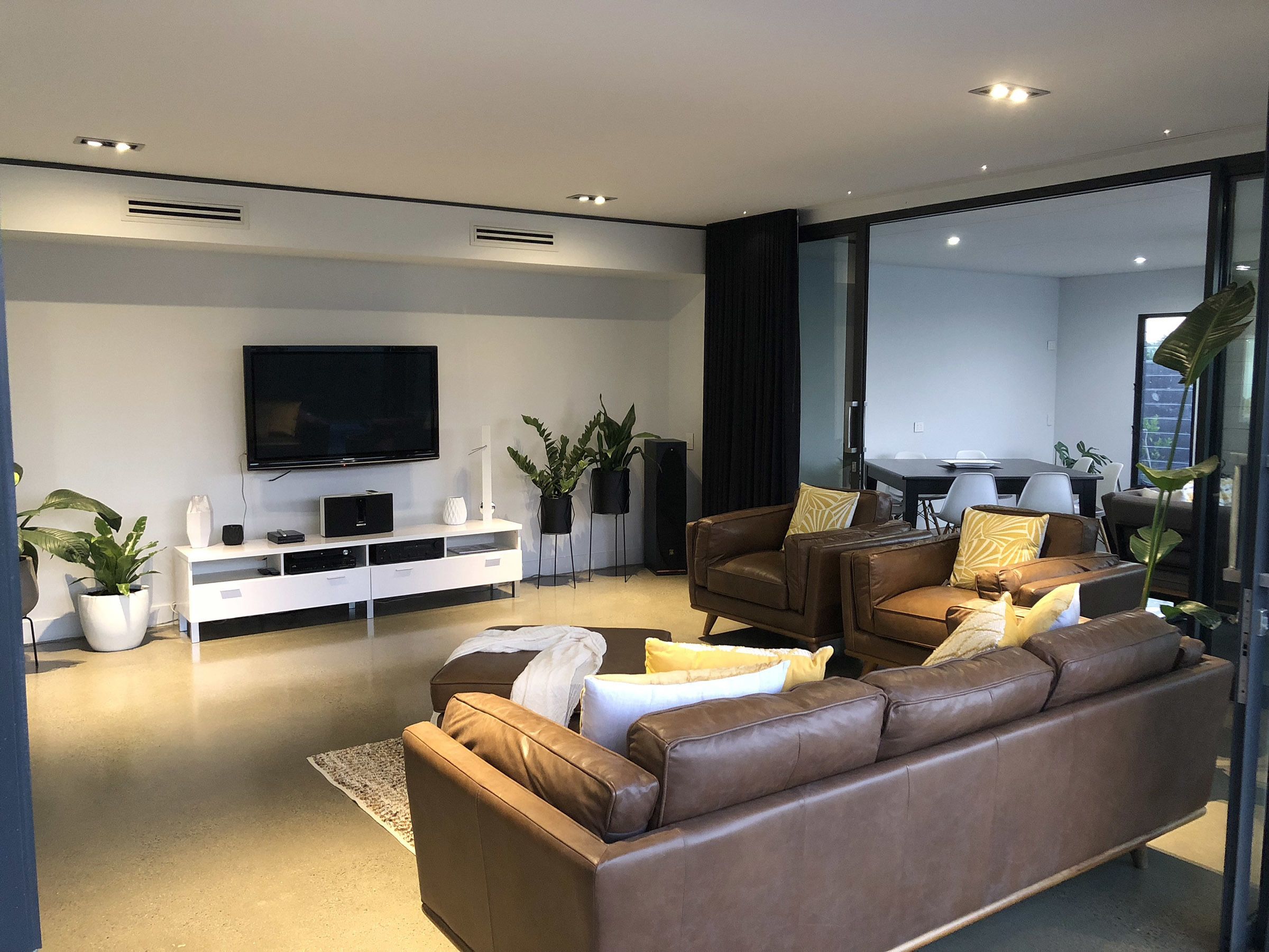 The Sinatra Holiday House