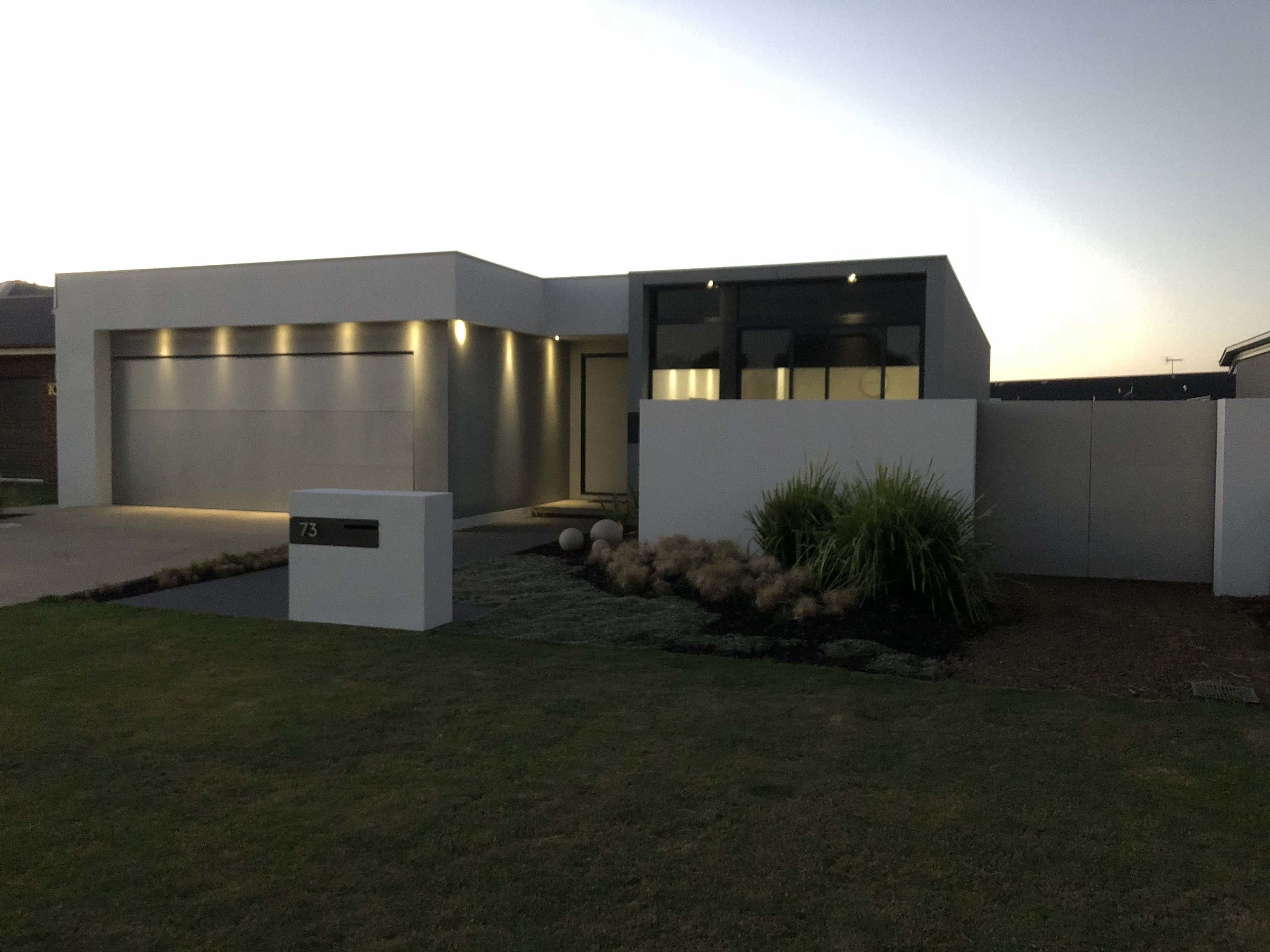 The Sinatra Holiday House