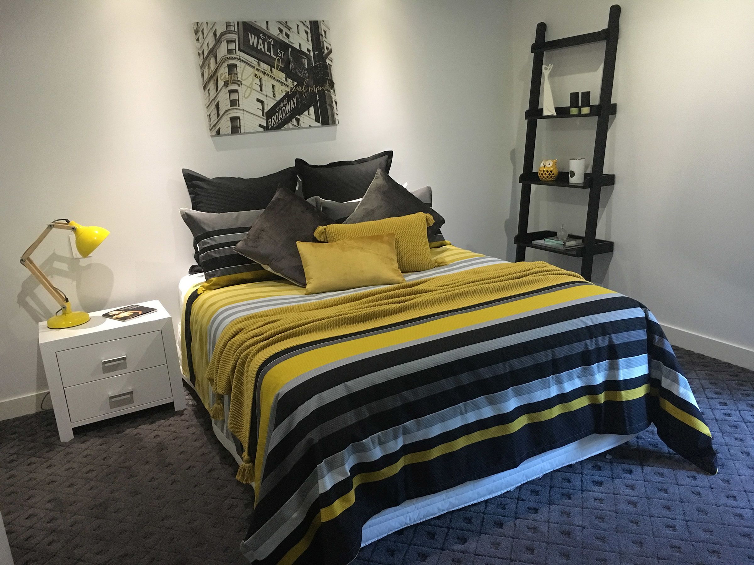 The Sinatra Holiday House