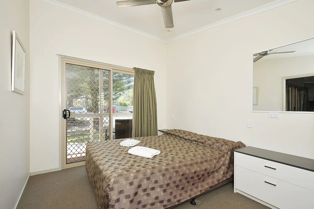 Sydney Lakeside