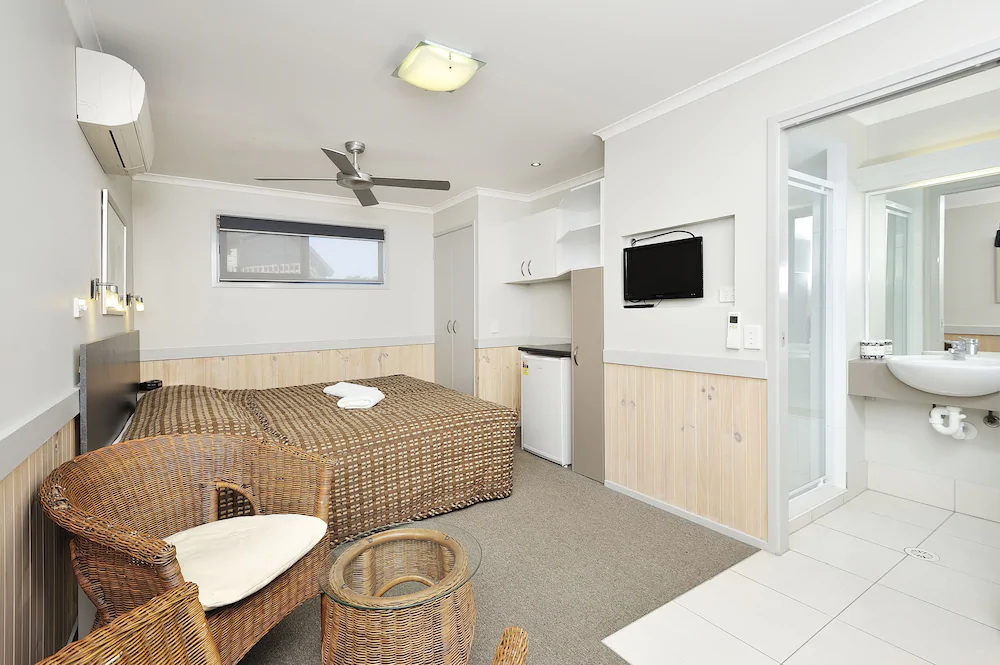 Sydney Lakeside