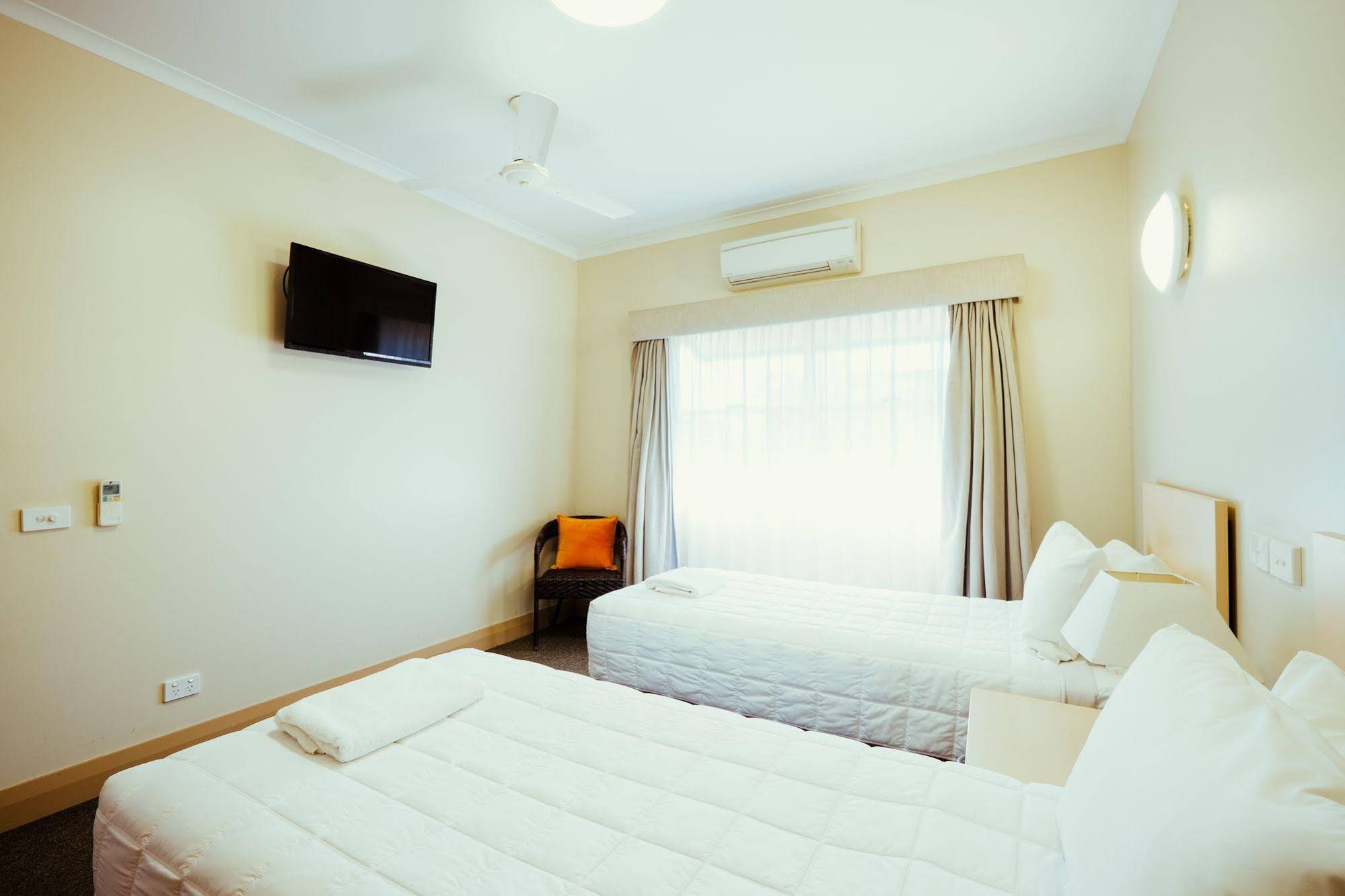 Club Motor Inn