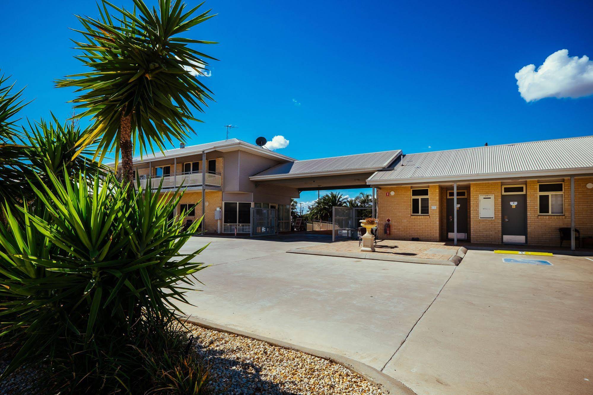 Club Motor Inn
