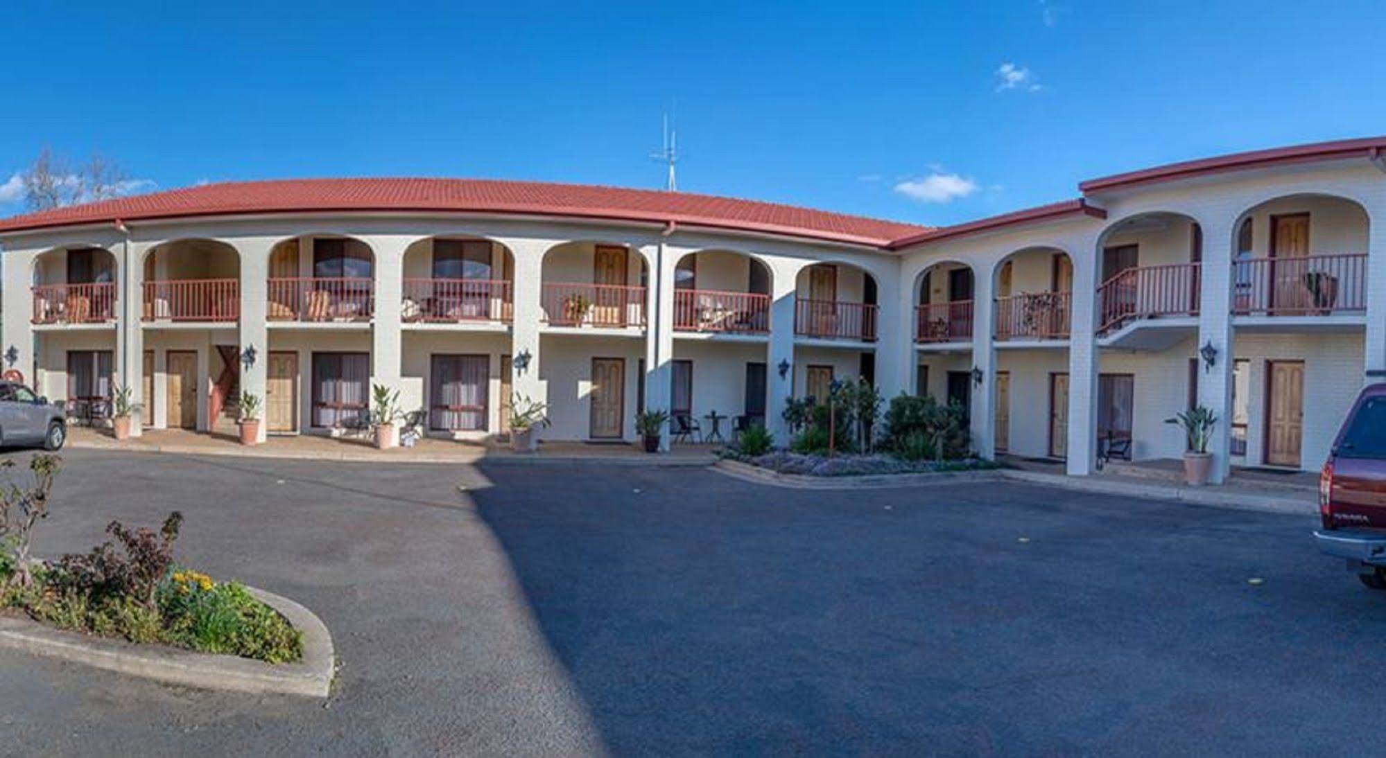 Narrandera Club Motor Inn