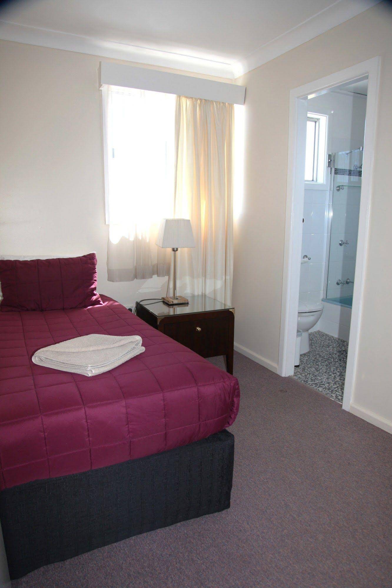 Titania Motel