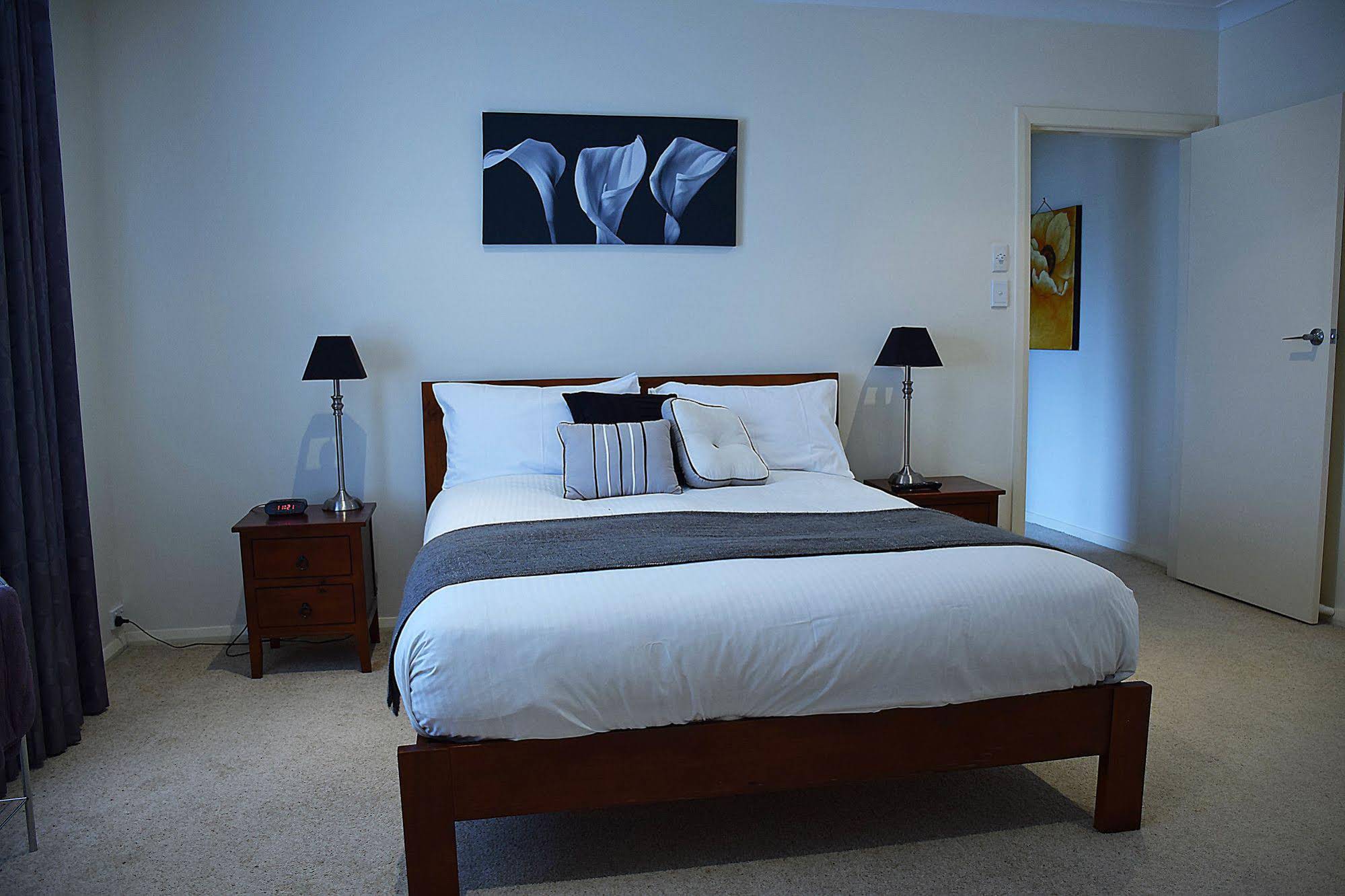 Cole House Apartments