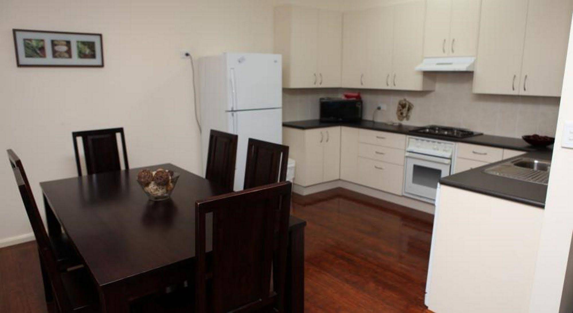 Cole House Apartments