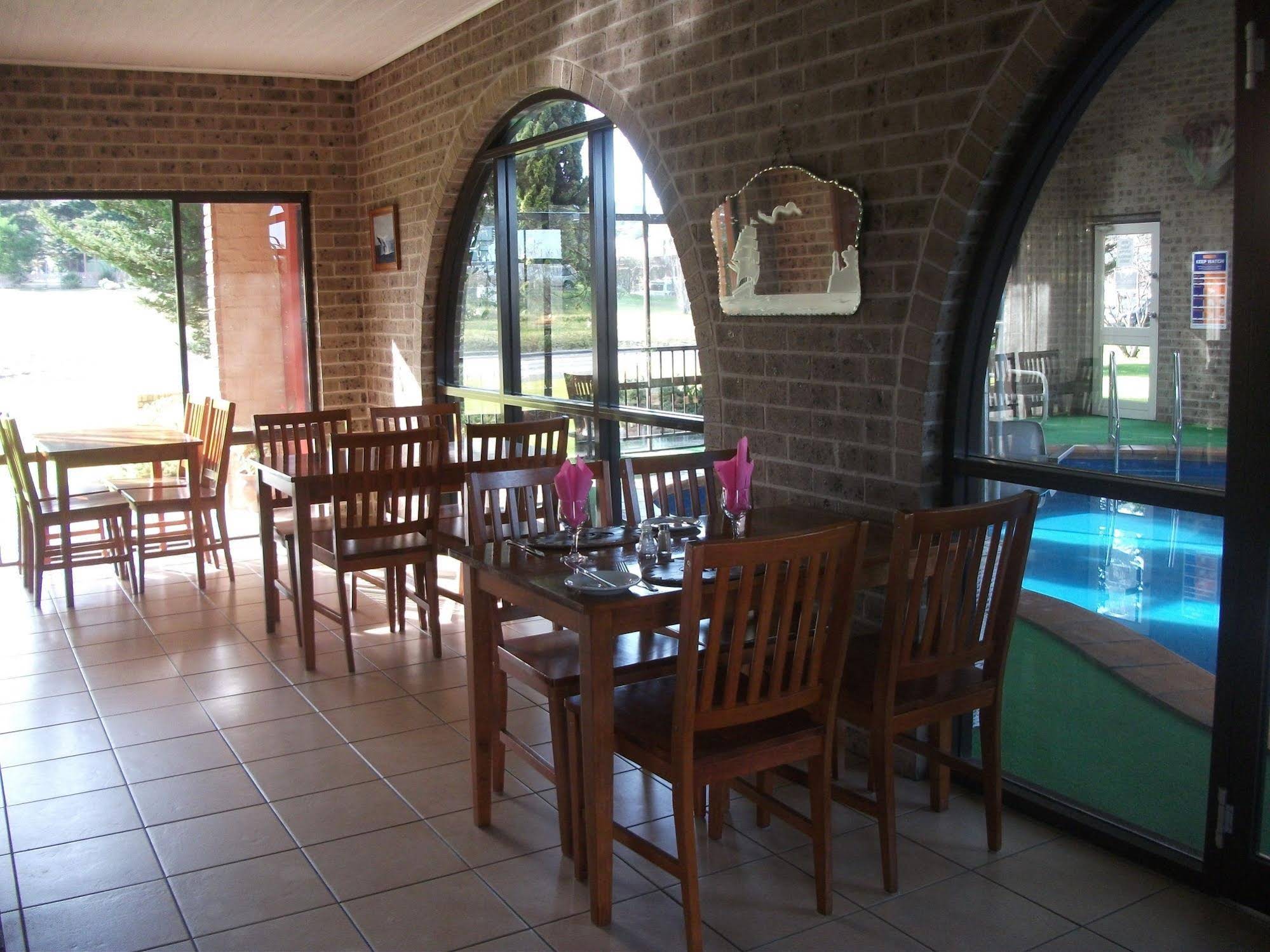 Idlewilde Town & Country Motor Inn