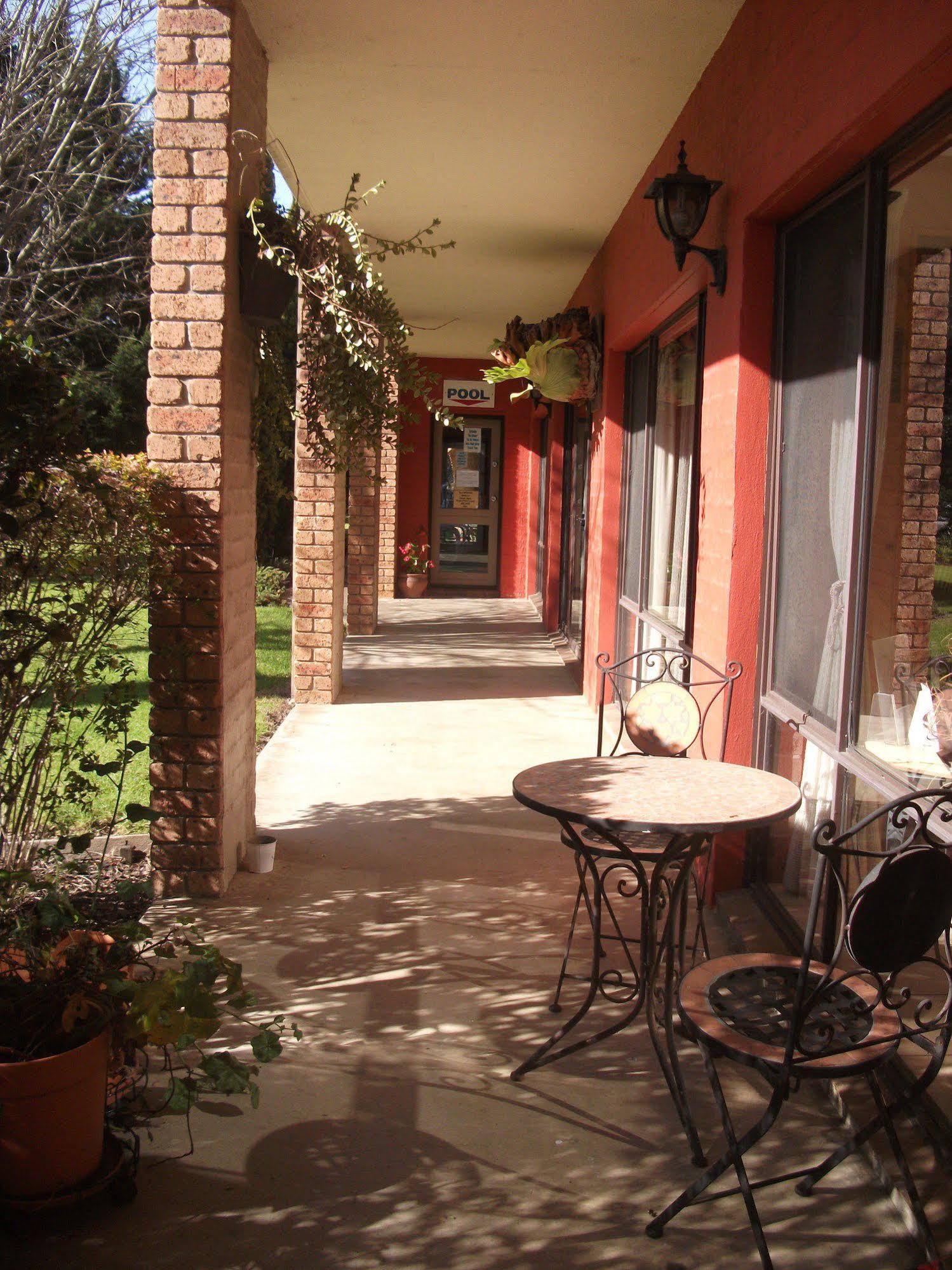 Idlewilde Town & Country Motor Inn