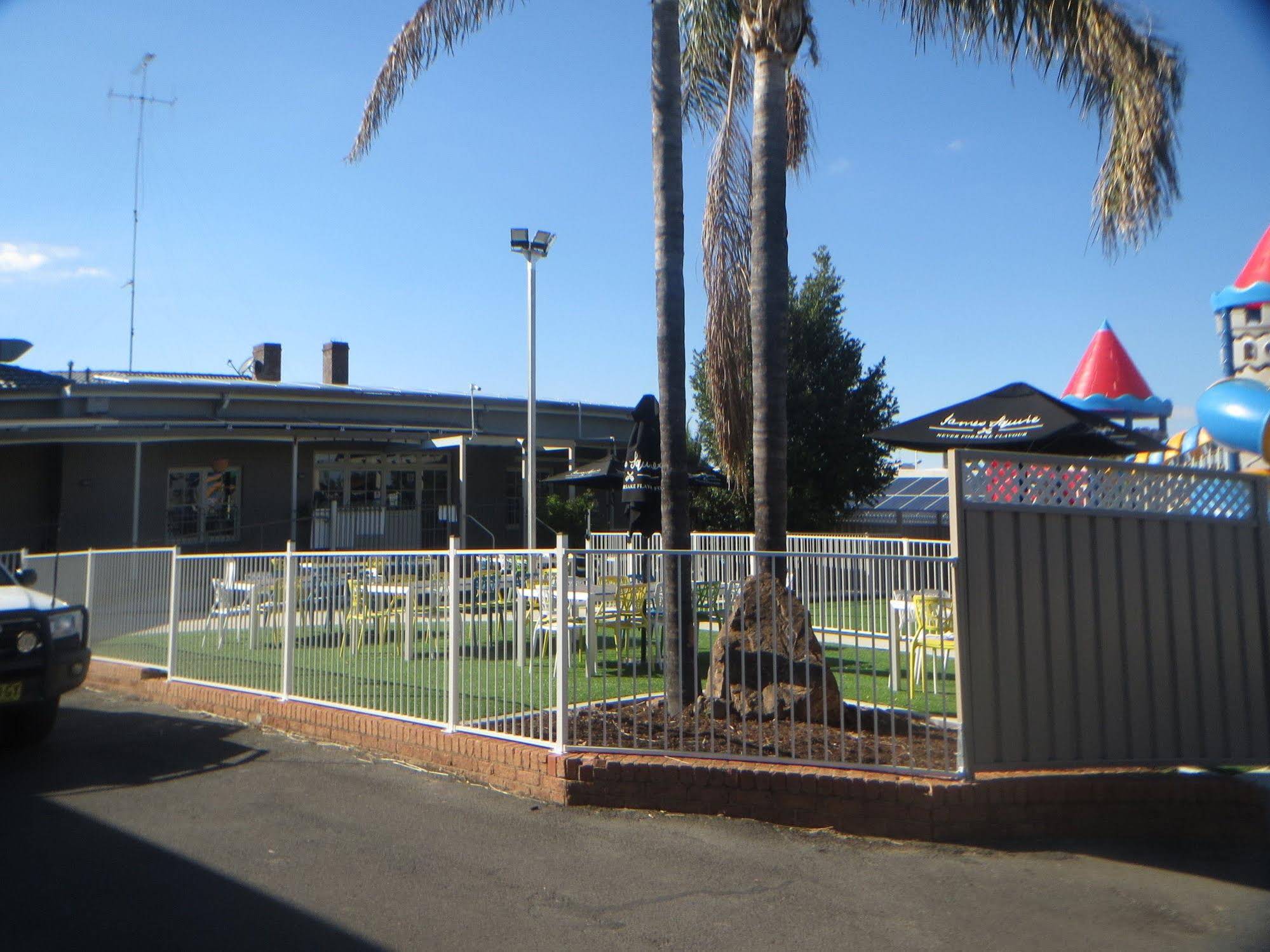 Coachman Hotel Motel
