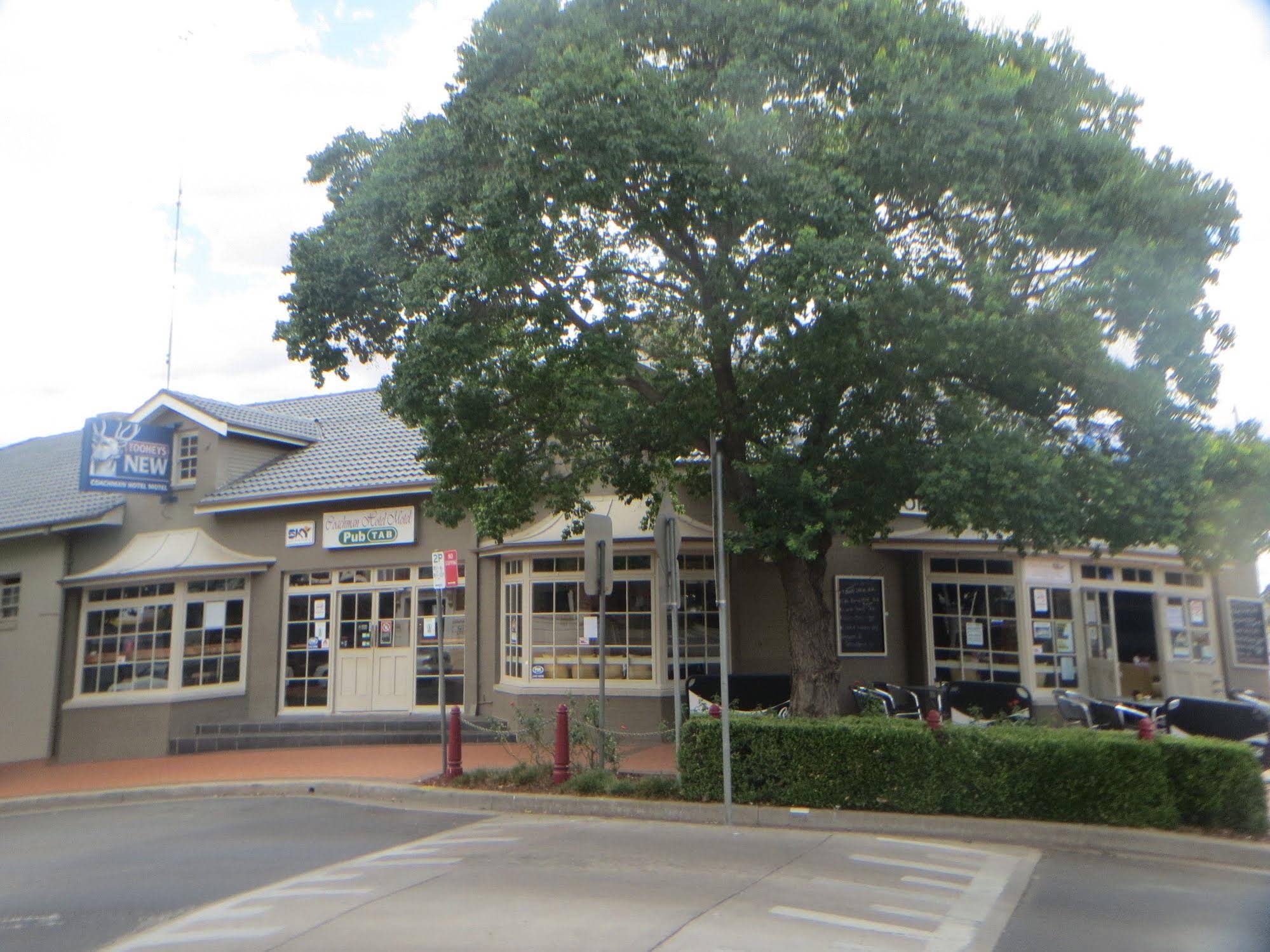 Coachman Hotel Motel