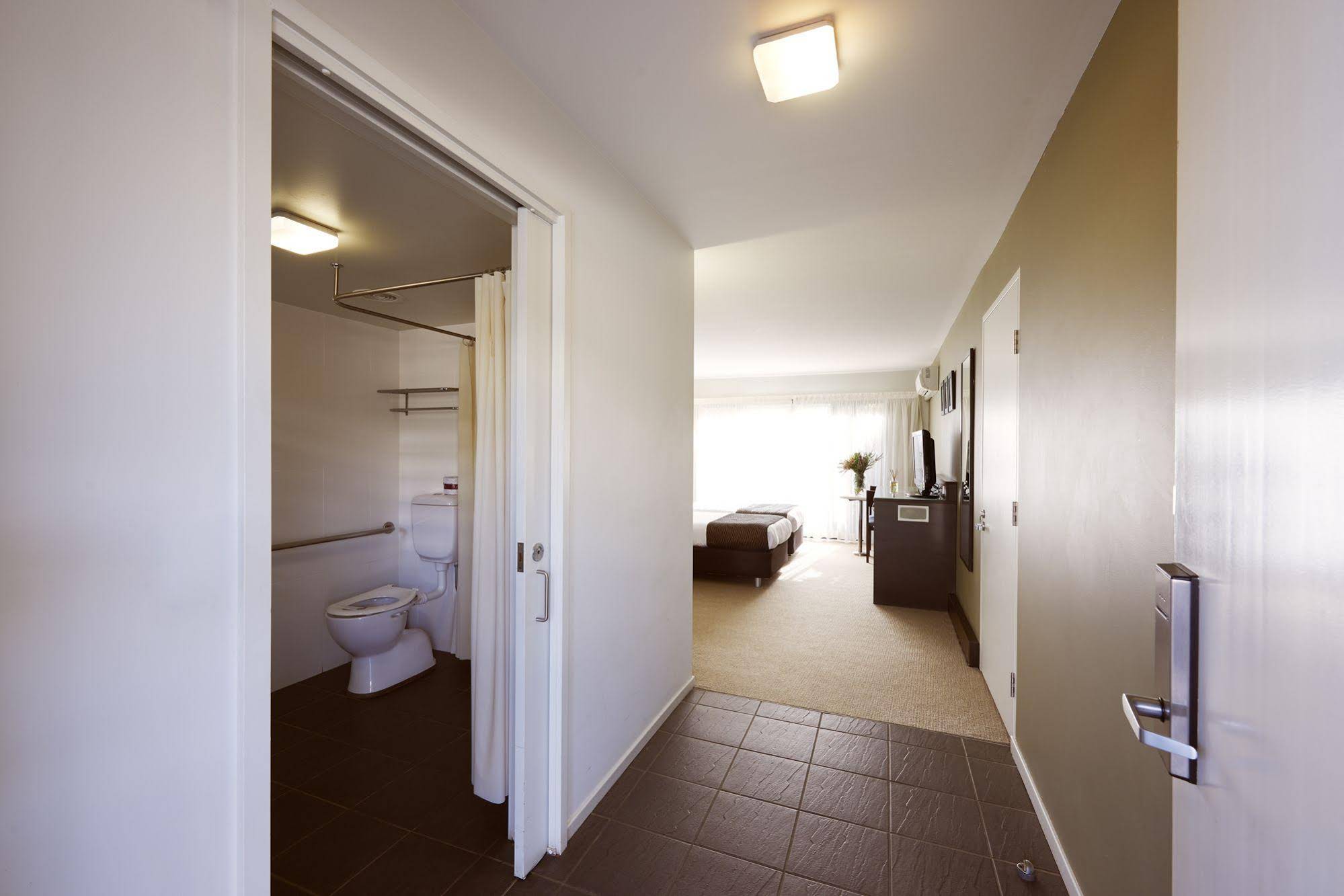 Station Motel