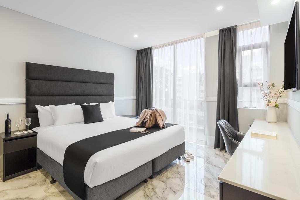 Holiday Inn & Suites Parramatta Marsden Street