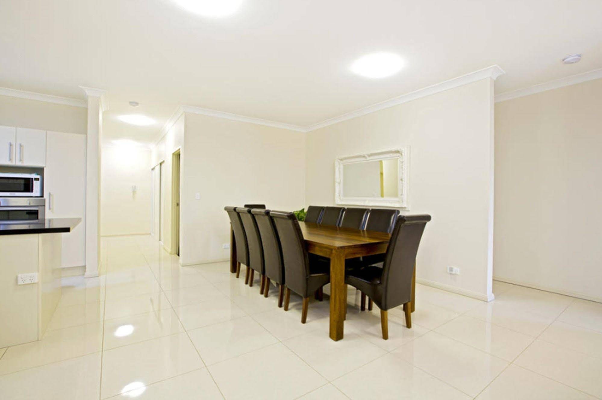 Astina Serviced Apartments - Central