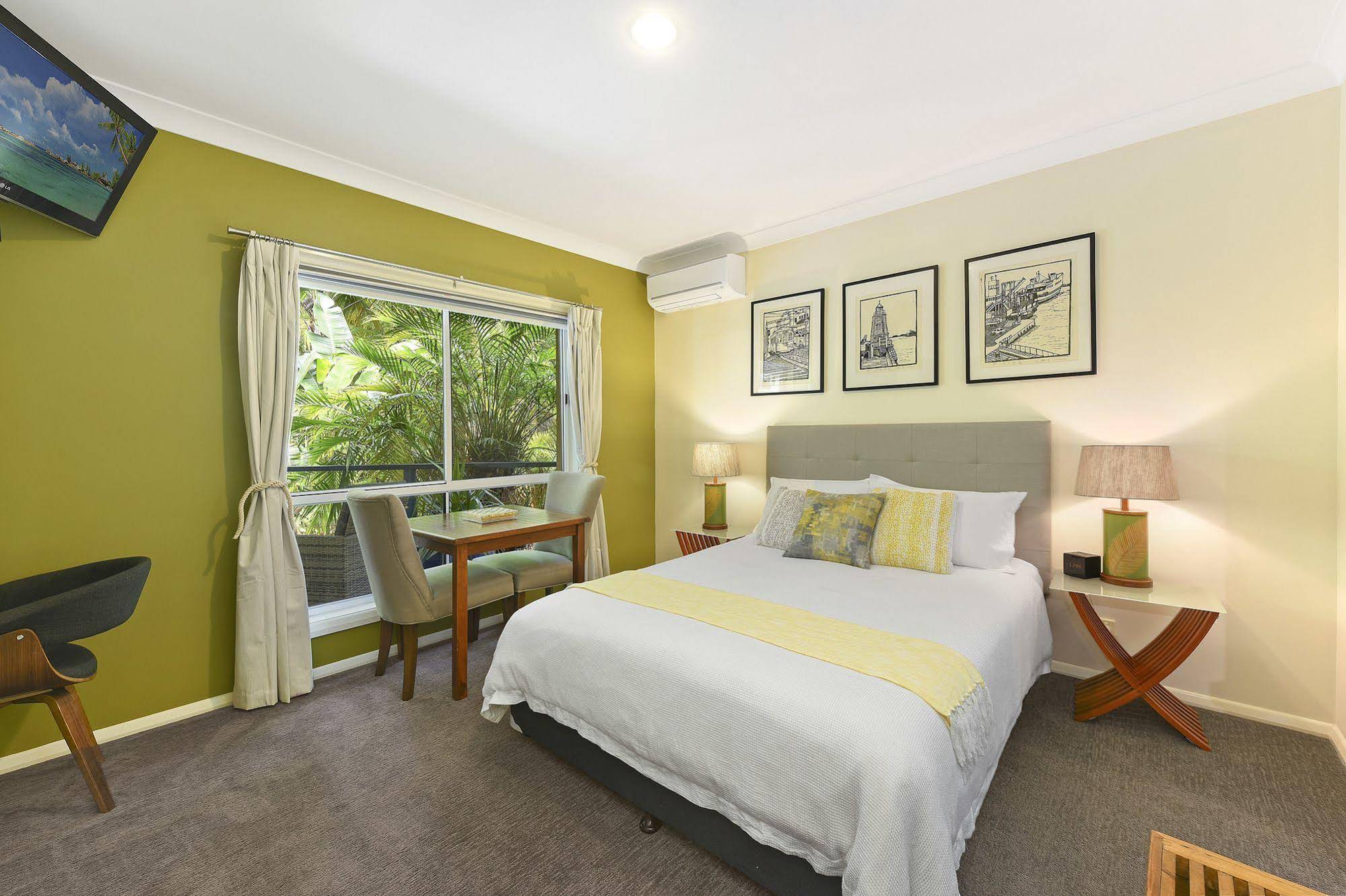 Azura Beach House B&B