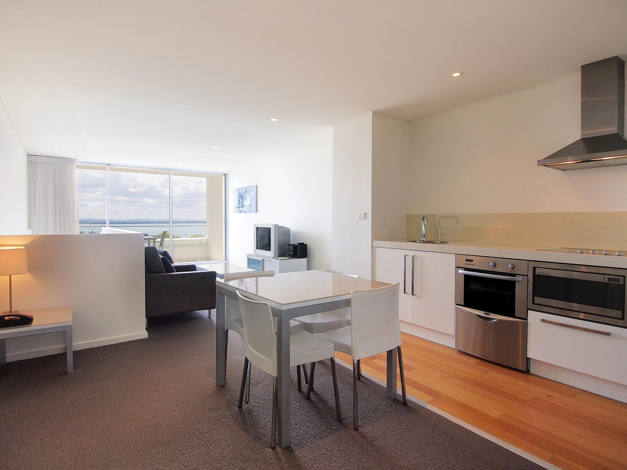 Oaks Nelson Bay Lure Suites