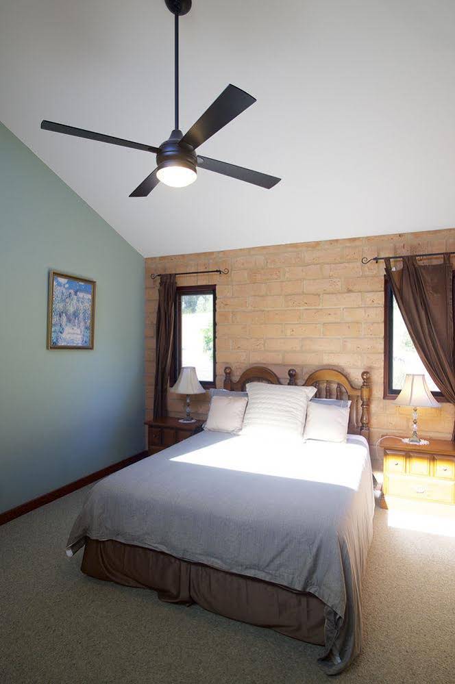 Clarendon Forest Retreat