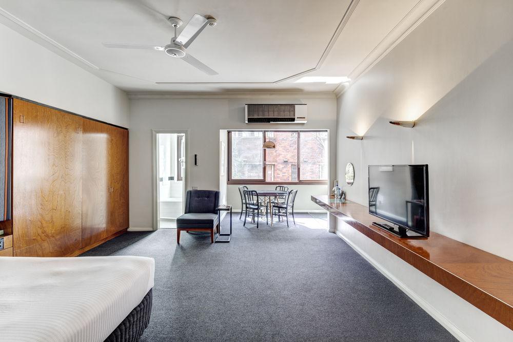 Regents Court Apartments