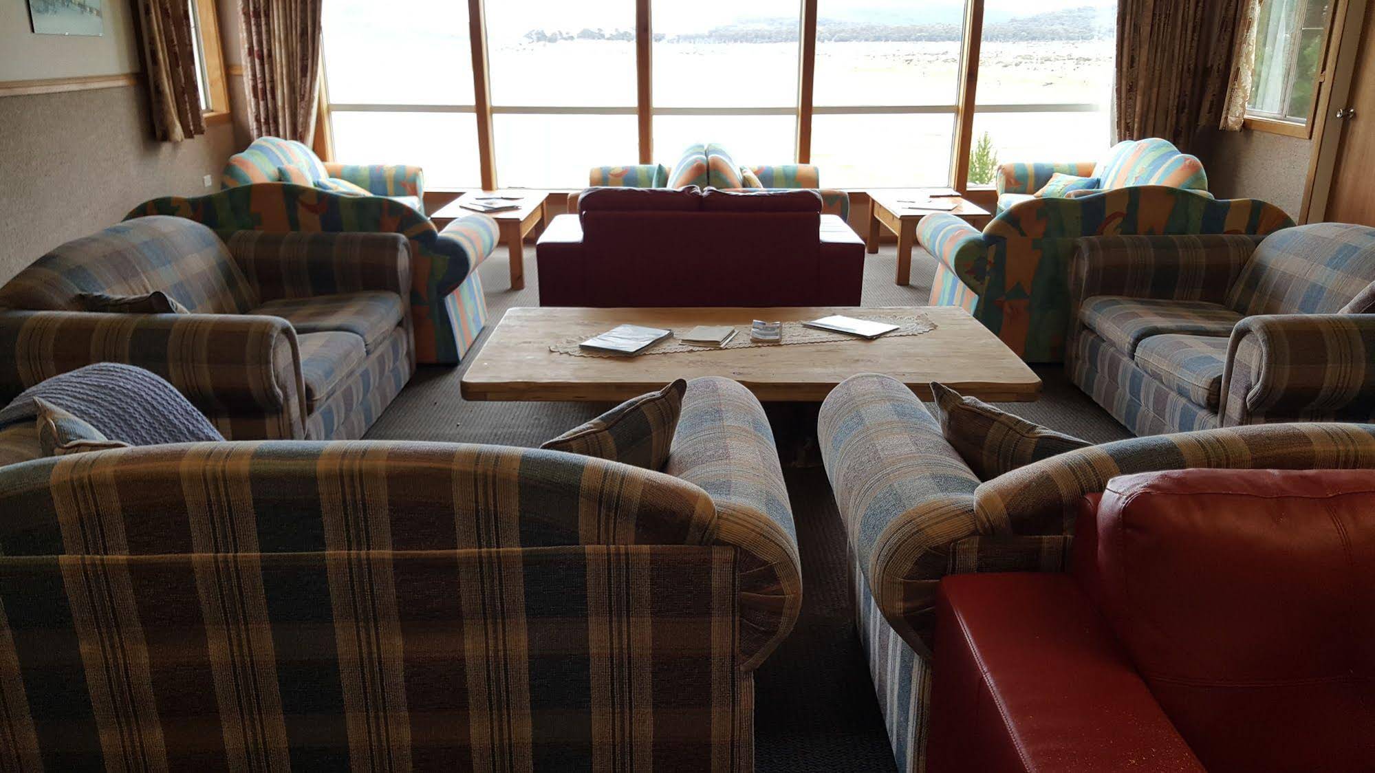Cool Mountain Lodge