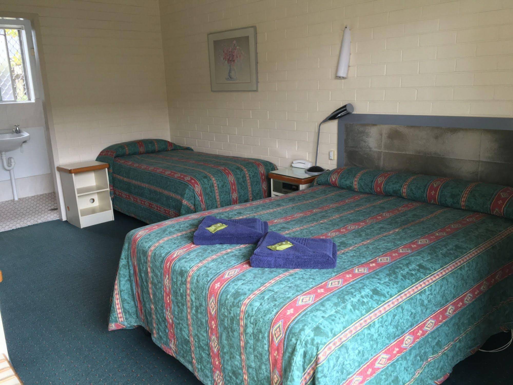 Crest Motor Inn