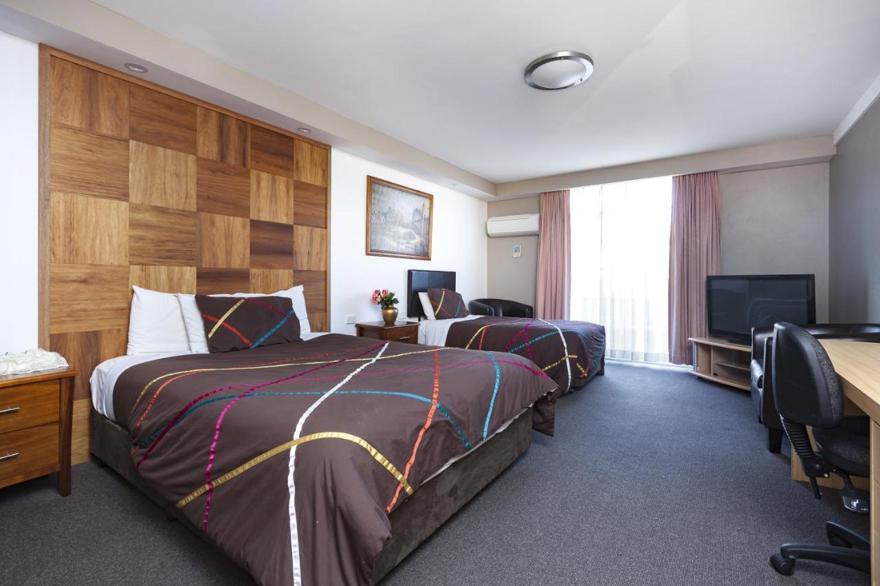 Golden Age Motor Inn