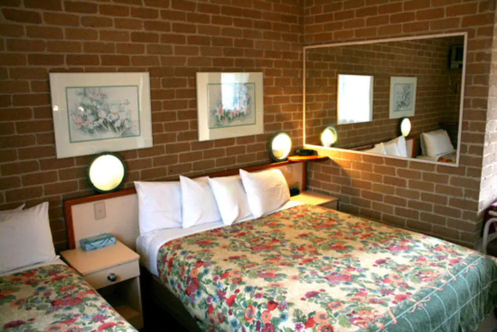 Grand Manor Motor Inn