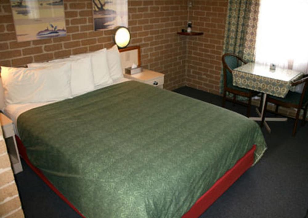 Grand Manor Motor Inn