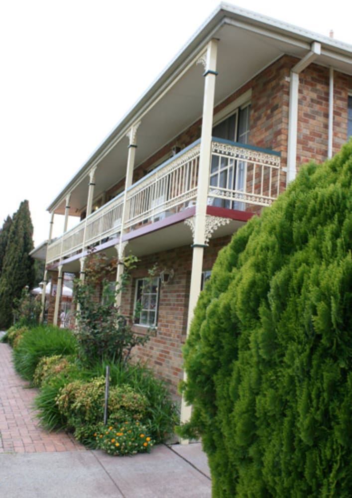 Grand Manor Motor Inn