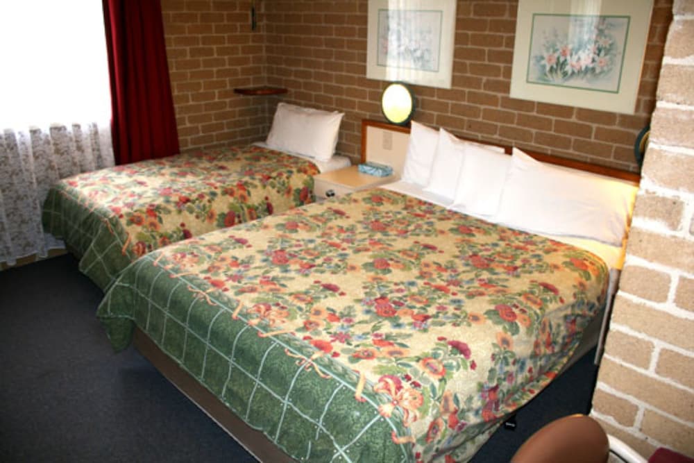 Grand Manor Motor Inn