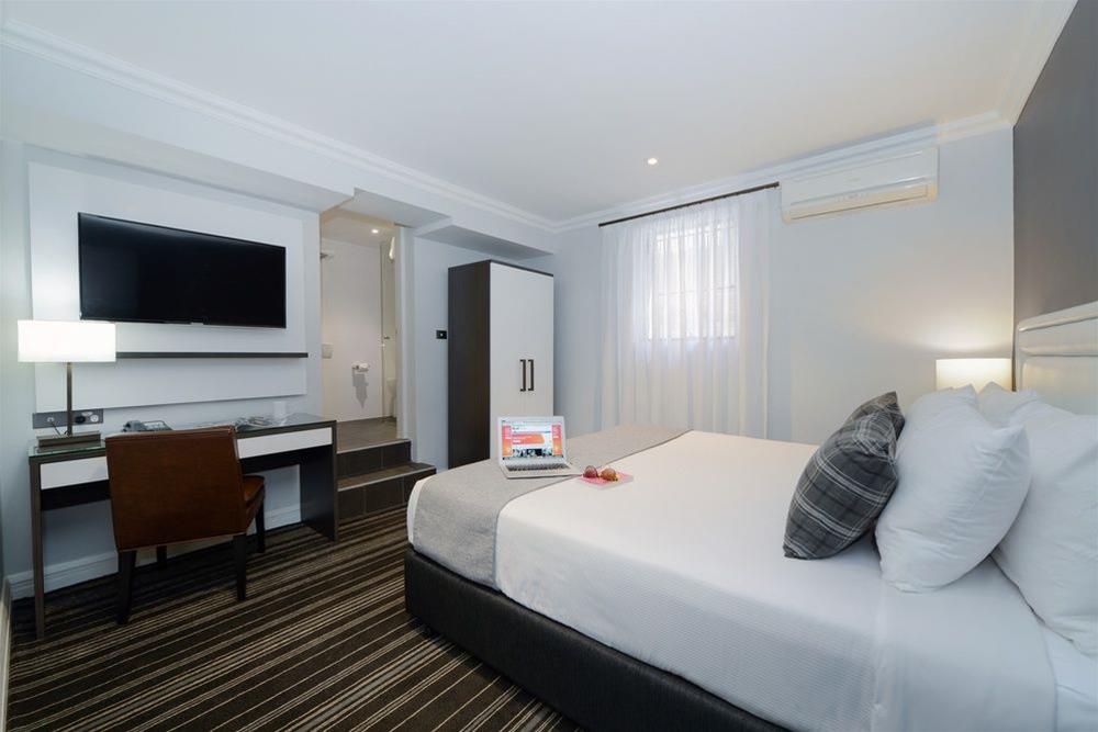 Perouse Lodge