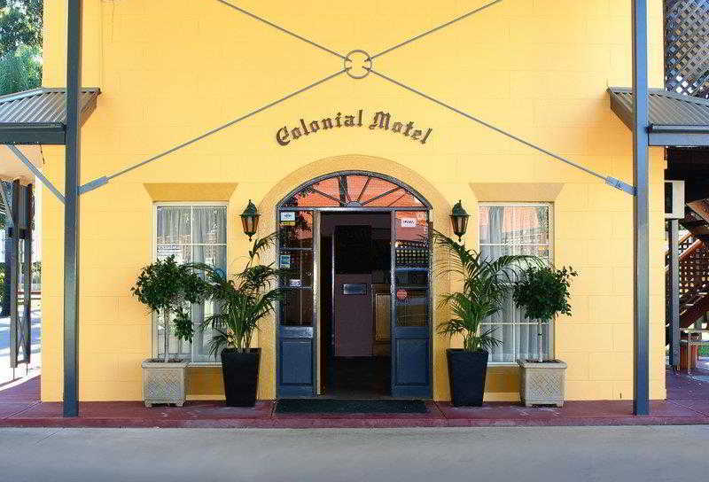 Colonial Motel