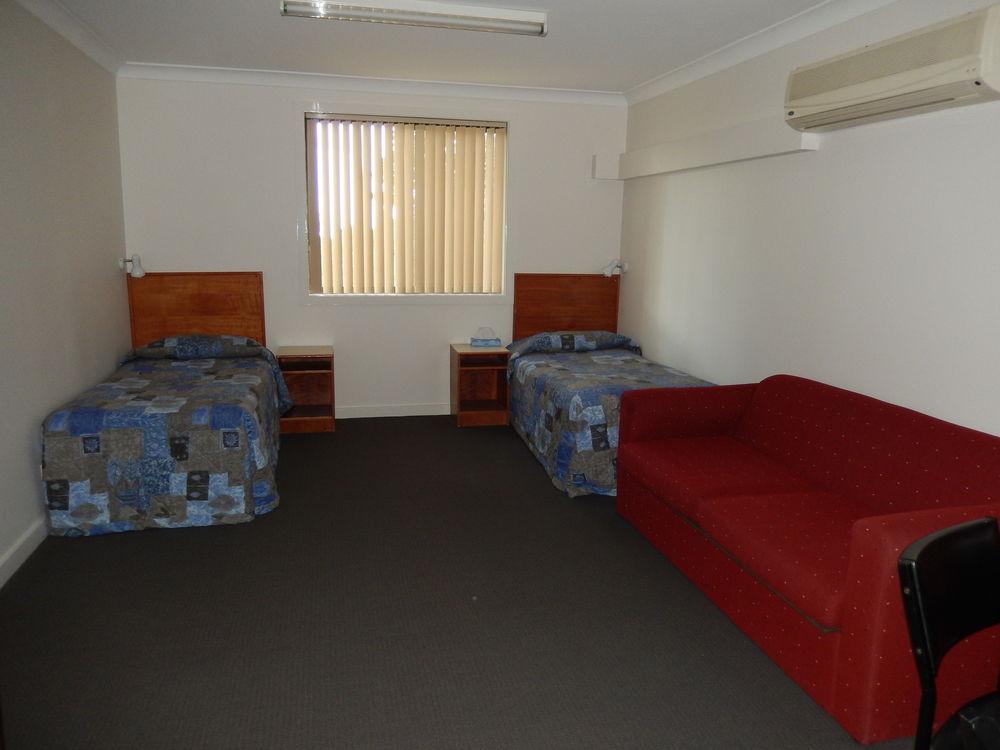 Pioneer Way Motel