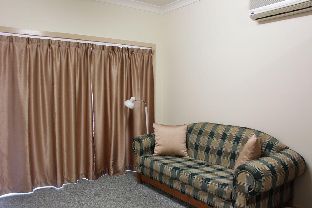 Pioneer Way Motel