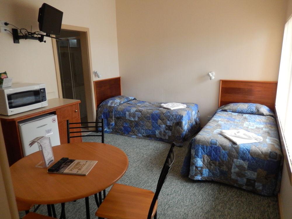 Pioneer Way Motel