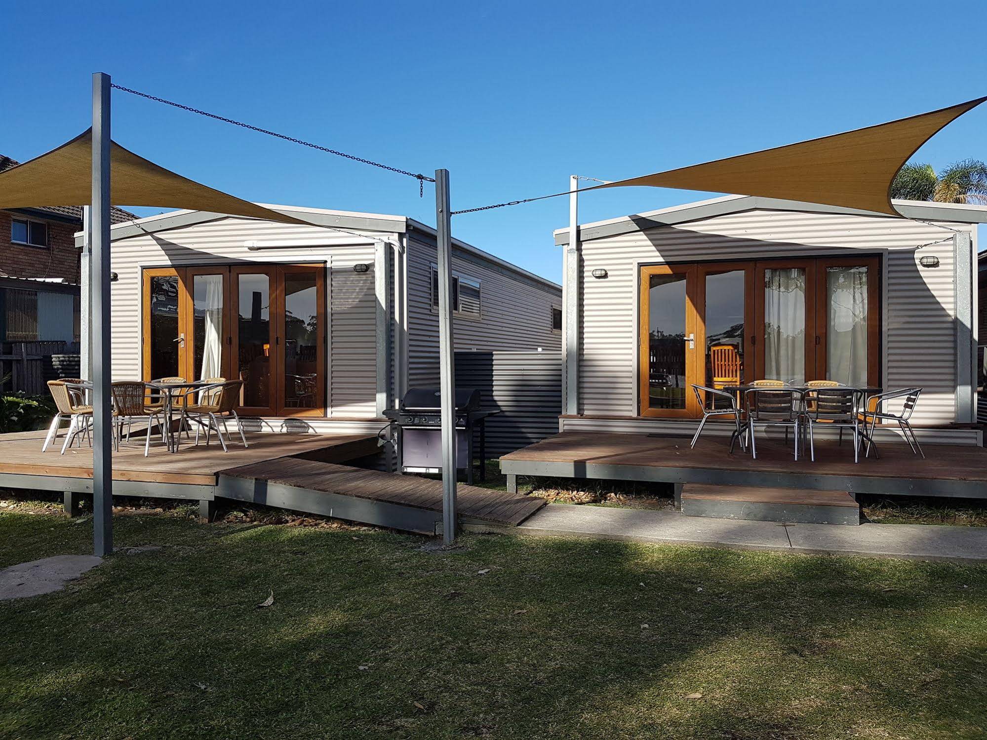 Bentley Waterfront Motel & Cottages