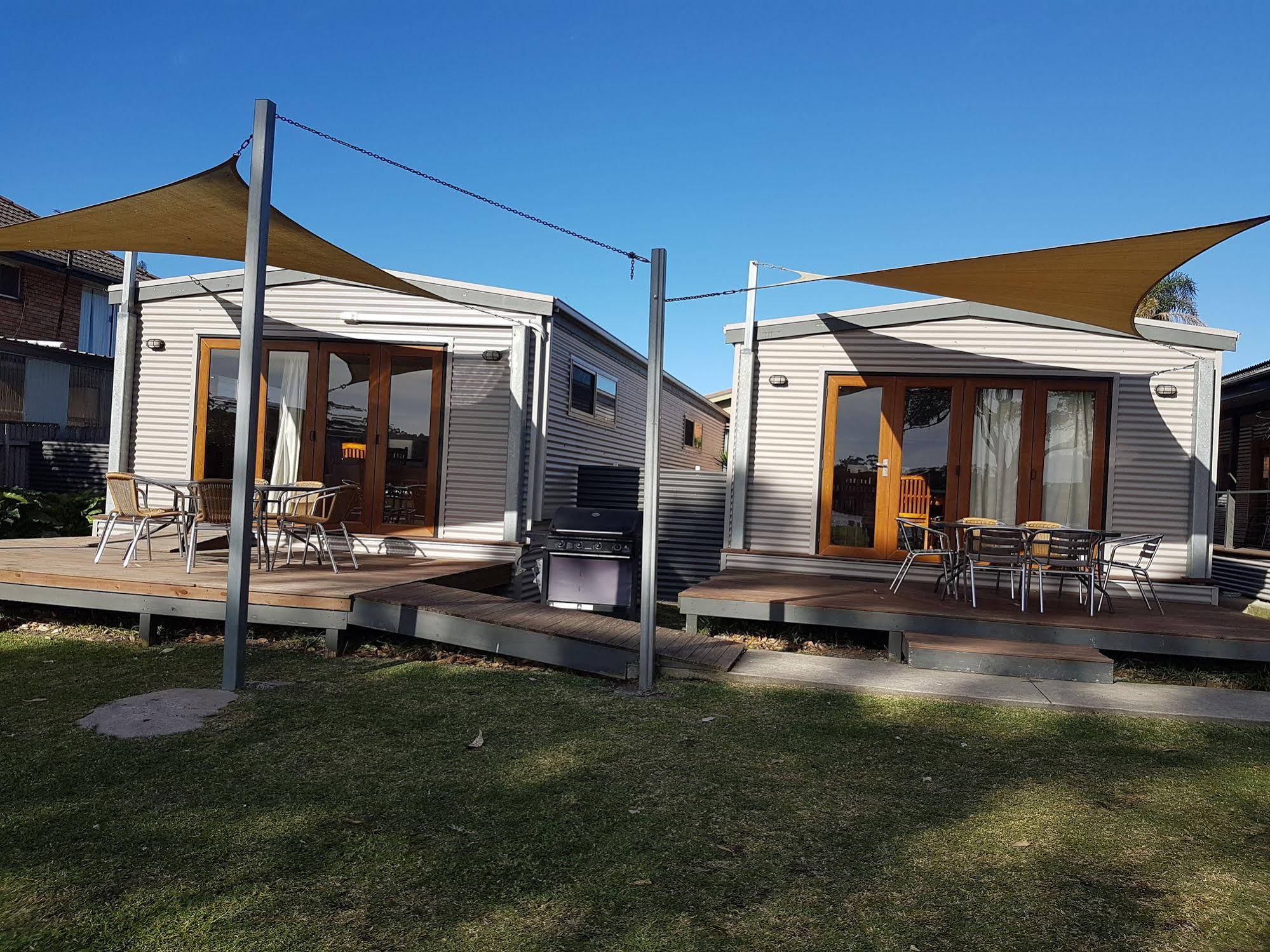 Bentley Waterfront Motel & Cottages