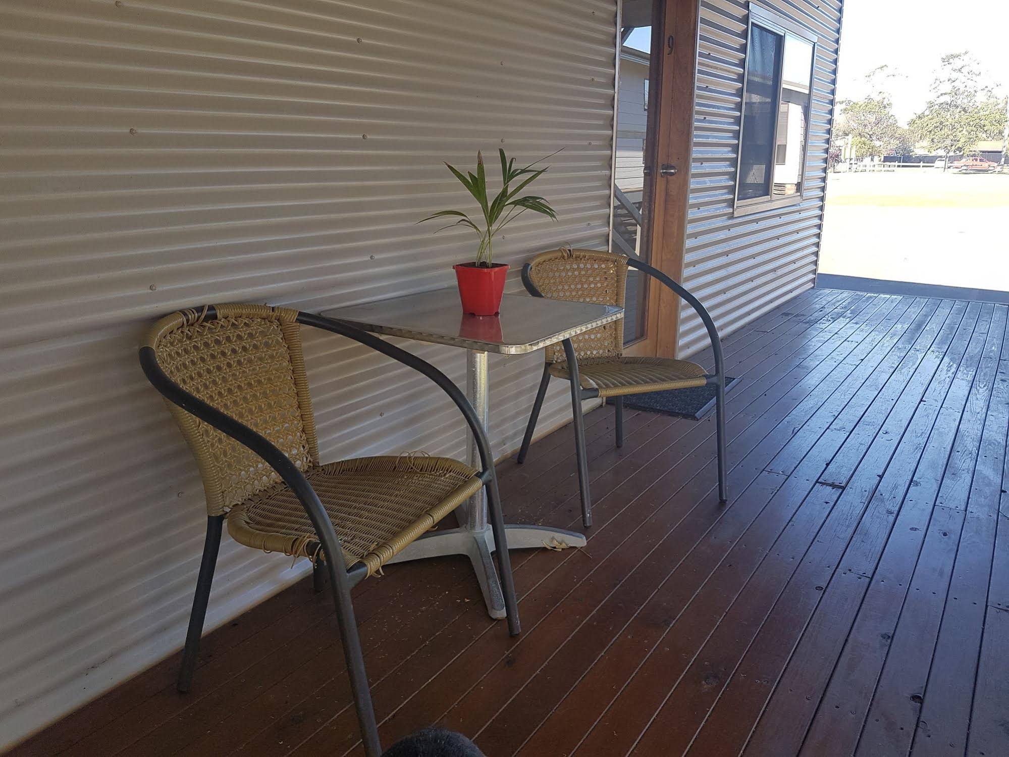 Bentley Waterfront Motel & Cottages