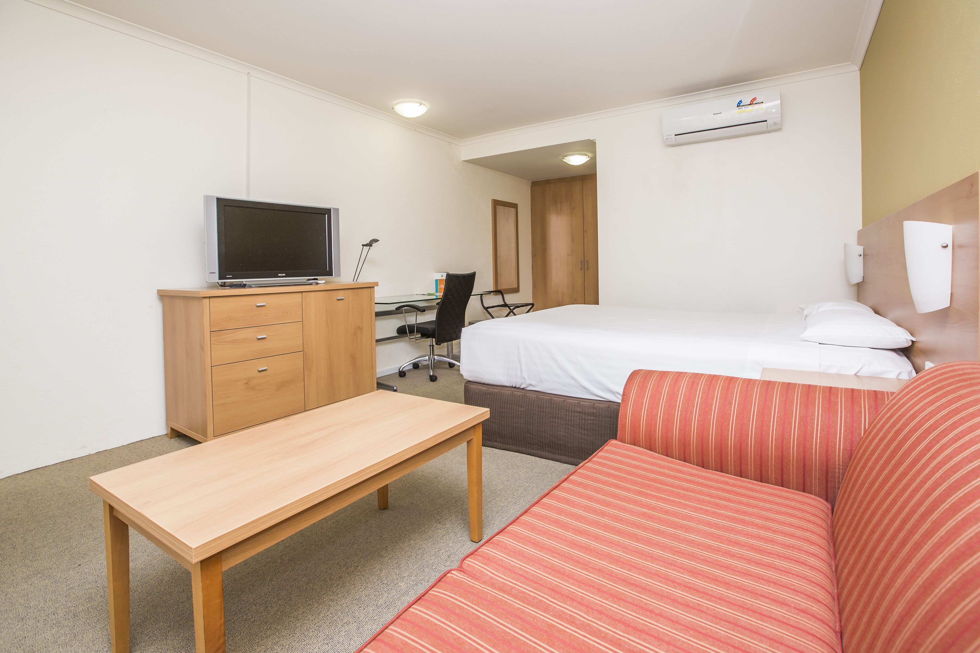 ibis Styles Canberra Eaglehawk Hotel