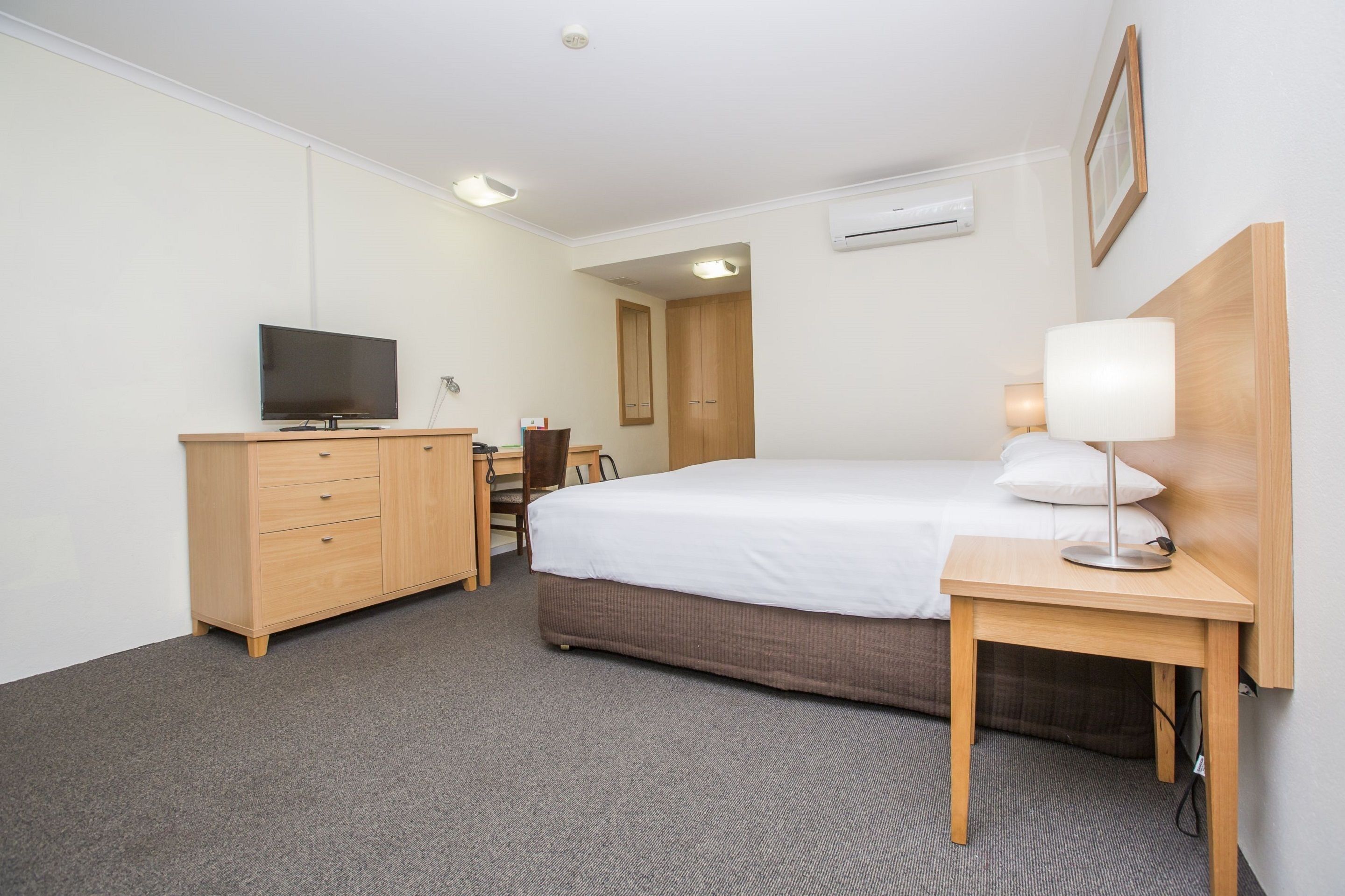 ibis Styles Canberra Eaglehawk Hotel